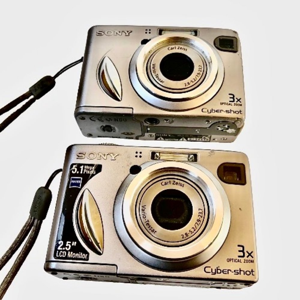 CyberShot Digital Still Camera DSC-W5 3X Optical Zoom Lot 2 * FOR PARTS ONLY - Picture 7 of 9